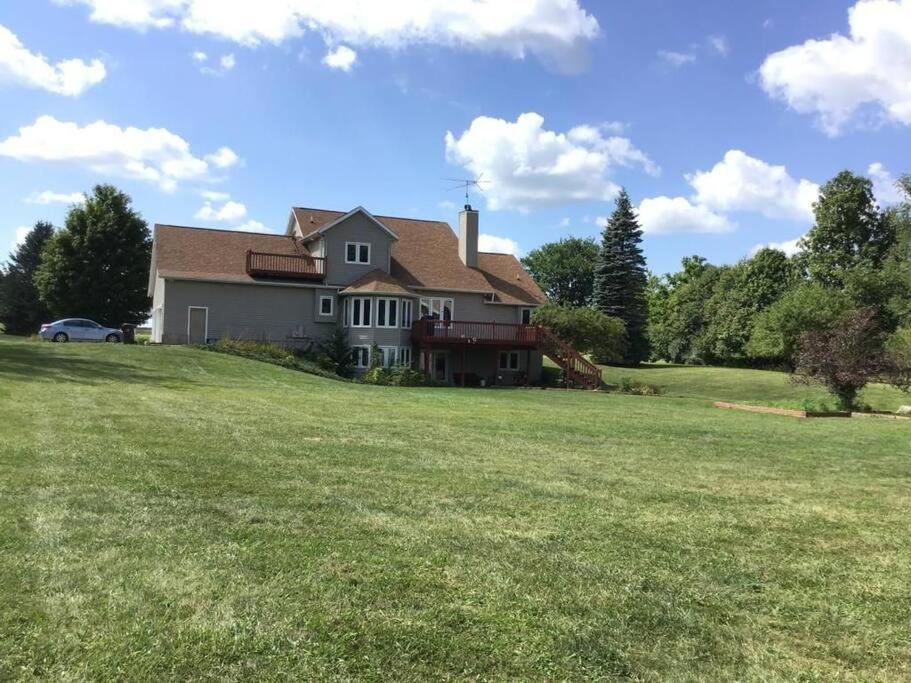 House On Grass Runway With Fly-In/Fly-Out Access Villa Tecumseh Buitenkant foto