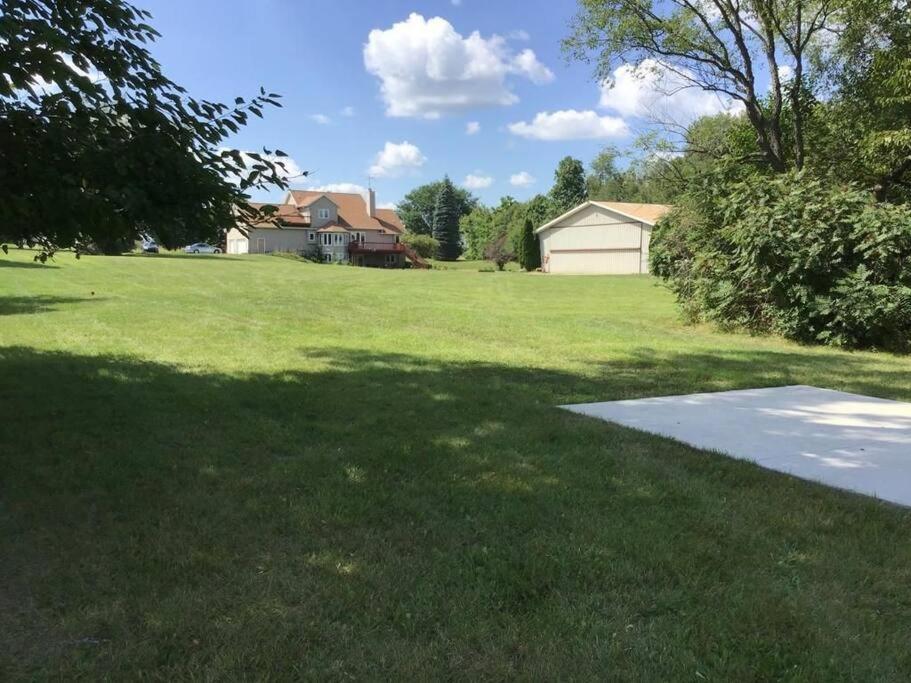 House On Grass Runway With Fly-In/Fly-Out Access Villa Tecumseh Buitenkant foto