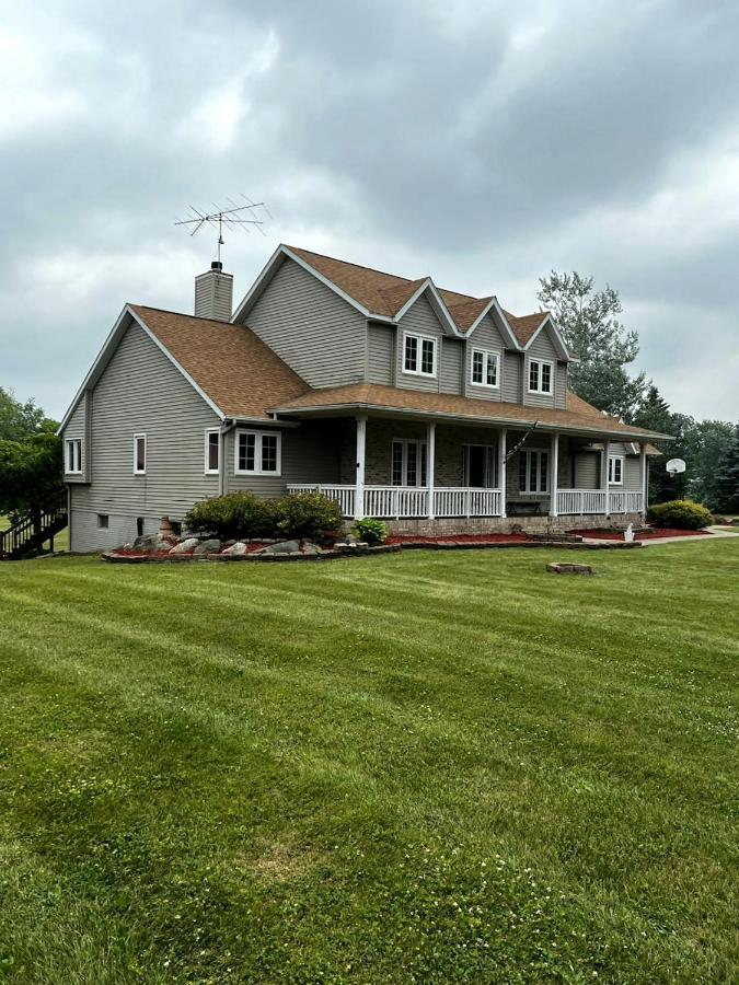 House On Grass Runway With Fly-In/Fly-Out Access Villa Tecumseh Buitenkant foto